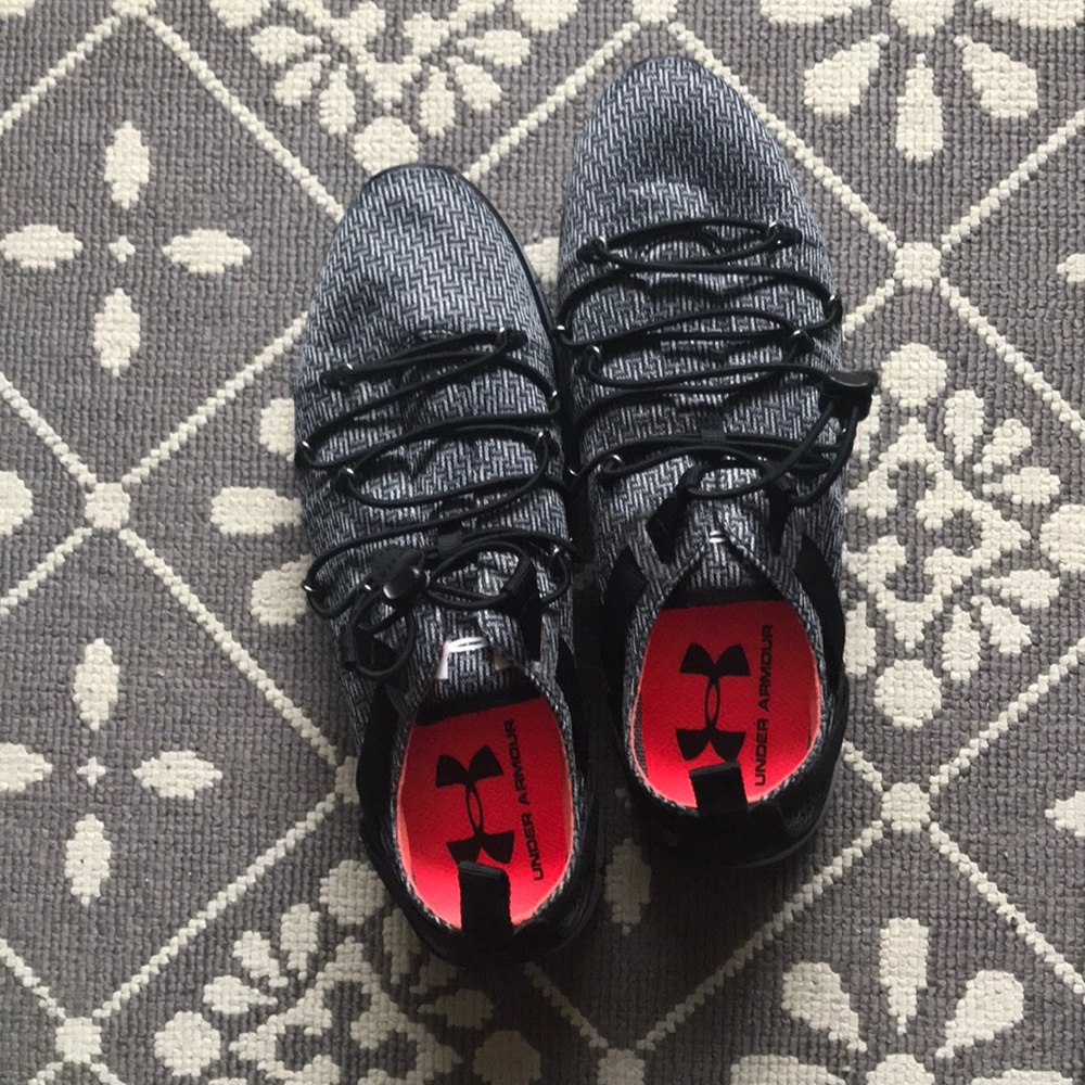 Under Armour tennis shoes